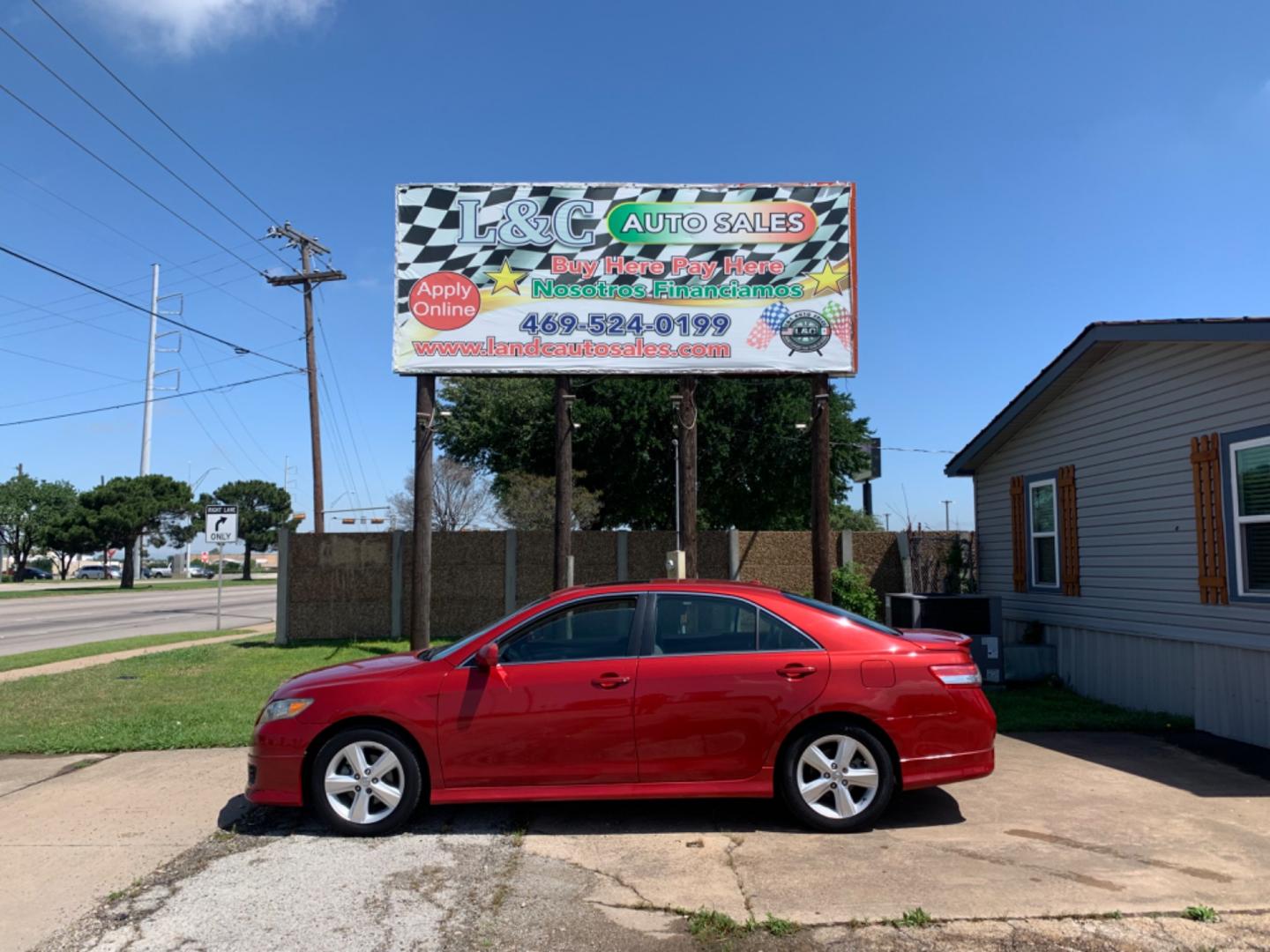 2011 Red /gray Toyota Camry SE (4T1BF3EK4BU) with an 2.5L L4 DOHC 16V engine, AUTOMATIC transmission, located at 1830 North Belt Line Road, Irving, TX, 75061, (469) 524-0199, 32.834373, -96.993584 - Photo#0